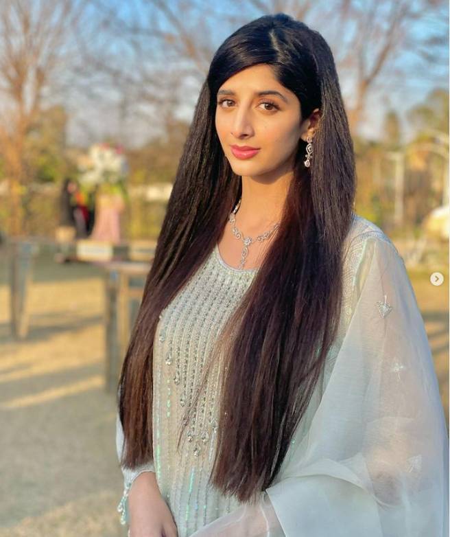 Mawra Hocane wins laurels while ‘swimming with sharks’ at Doha event