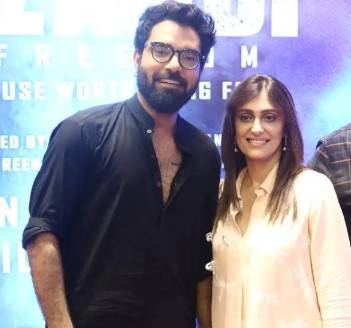 Shazia Wajahat performs, Yasir Hussain keeps trying in dance video