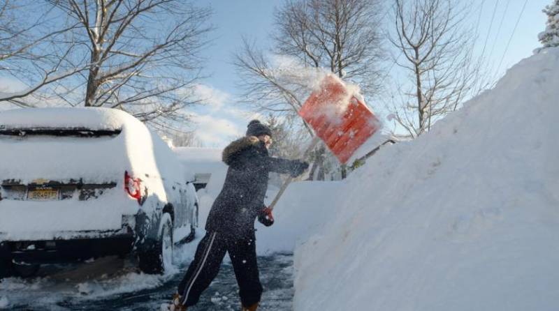 Big freeze and a heat wave: Wild weather hits the US