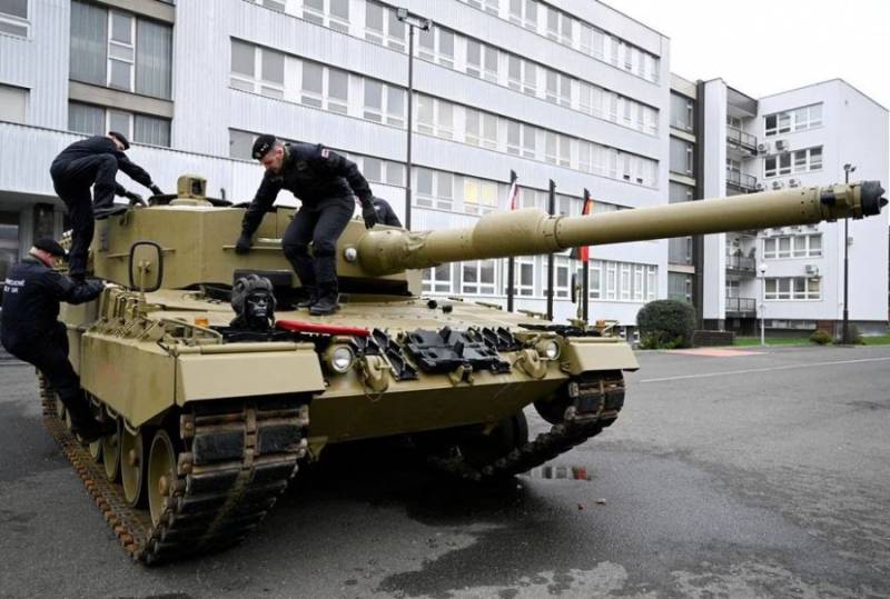 Sweden to send 'around' 10 Leopard tanks to Ukraine