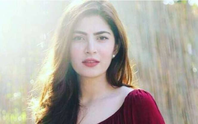 Sunshine beauty Naimal Khawar admires Islamabad’s spring