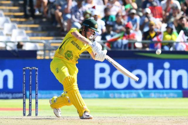 Mooney anchors Australians in women's T20 World Cup final