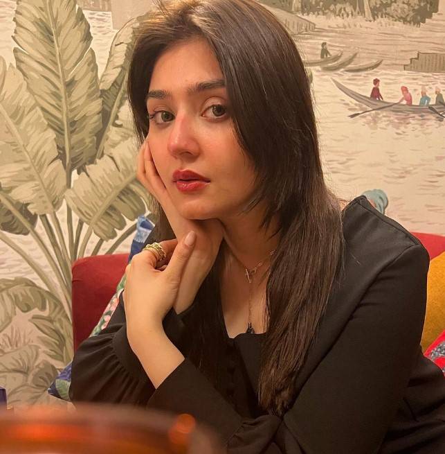 Durefishan Saleem flaunts ‘natural beauty’ in latest click