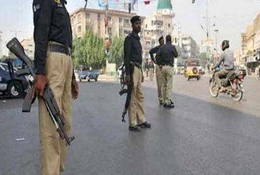 Cops involved in looting citizens at Karachi highway suspended