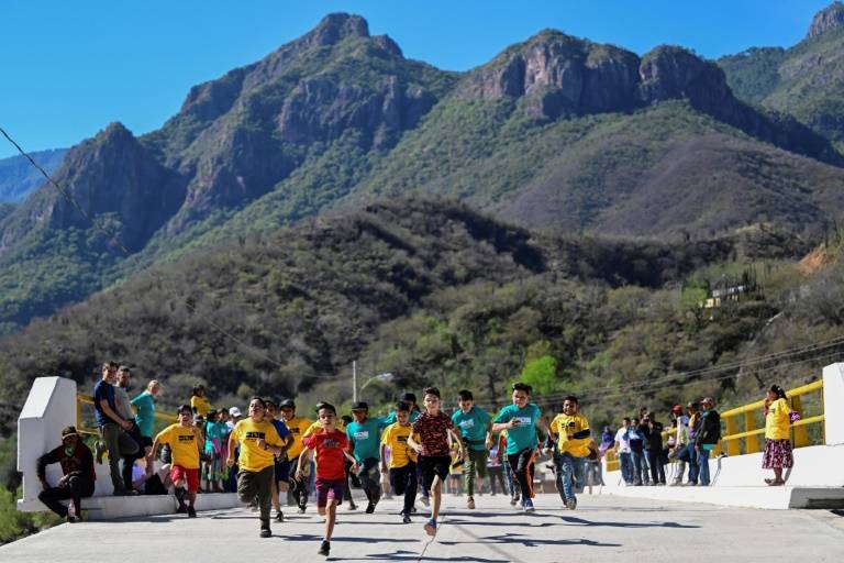 Mexico ultramarathon pits outsiders, legendary Indigenous runners