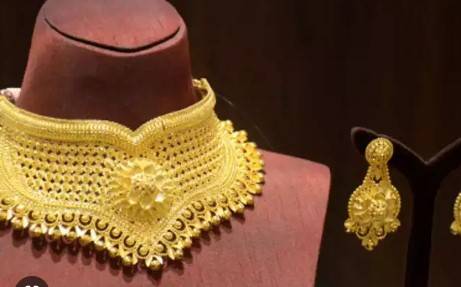 Gold price sees another big decrease in Pakistan