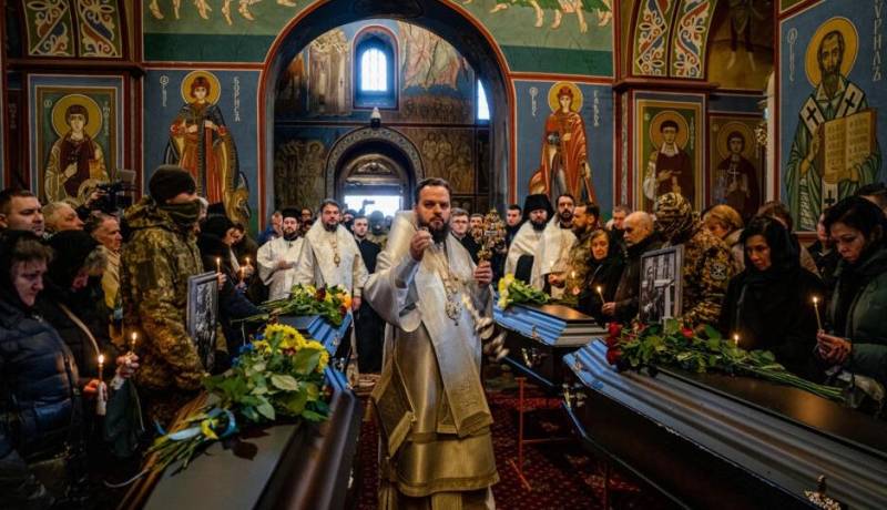 Hundreds mourn Ukrainian saboteurs killed in Russia