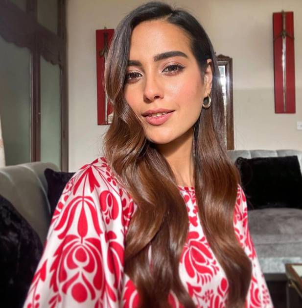 Iqra Aziz defies gender misconception in latest post