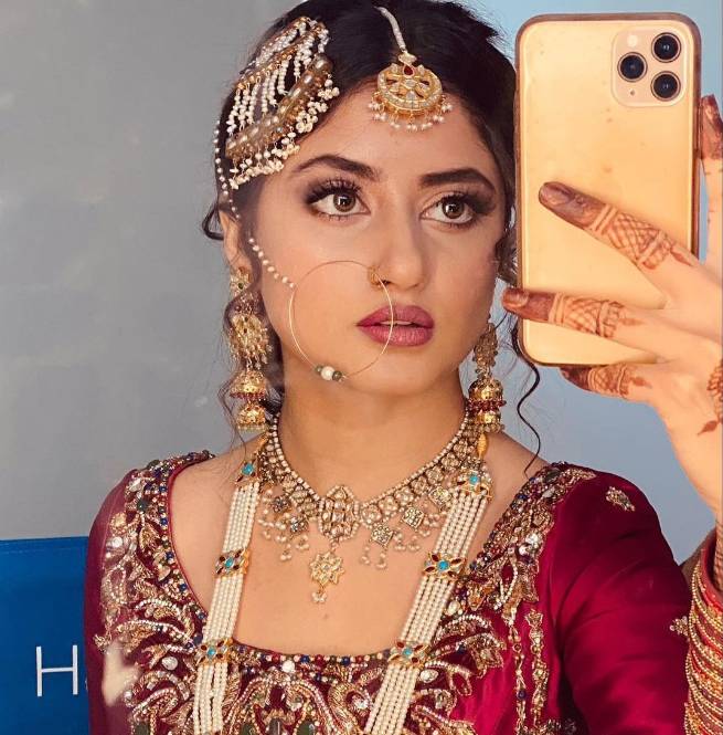 Sajal Aly slays in traditional attire