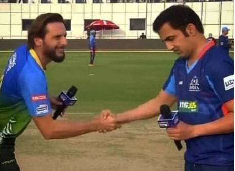 Shahid Afridi, Gambhir's handshake sparks old rivalry, triggers meme fest