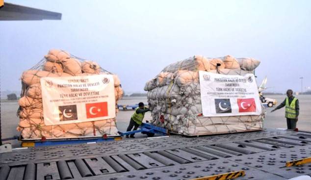 Plane carrying relief supplies from Pakistan reaches Turkiye