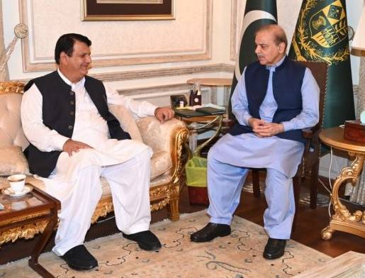 PM Shehbaz, Amir Muqam take up political situation in KP