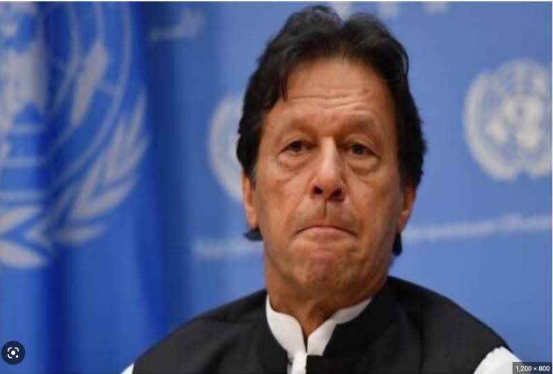 Imran Khan wins court reprieve in judge threat case