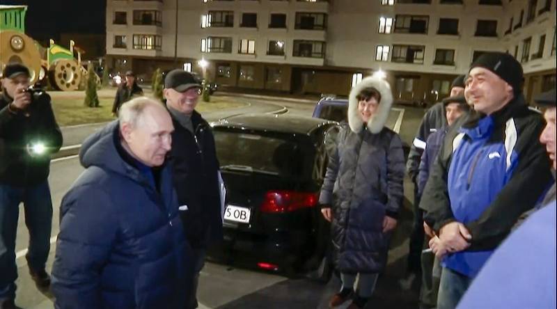 Putin visits Mariupol in first trip to occupied territory