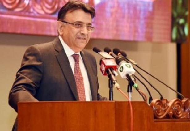 We should shun differences and think about country: CJP