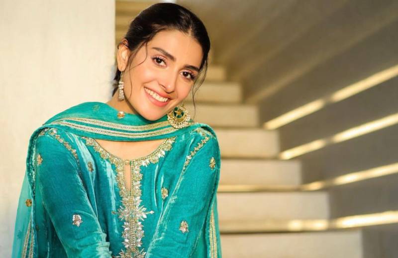 High-flying Ayeza Khan needs to SLOW DOWN a bit! 