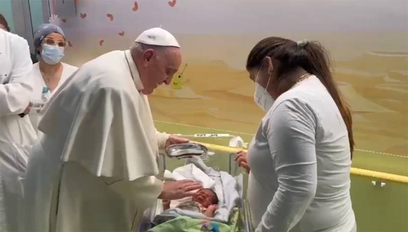 After pizza, prayer and baptisms, Pope set to leave hospital Saturday