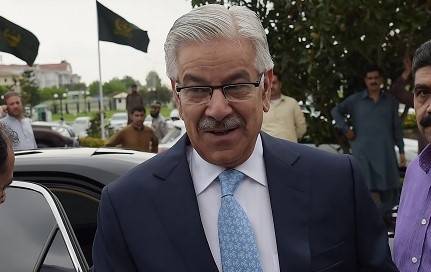 Khawaja Asif regrets ‘fissures’ in judiciary