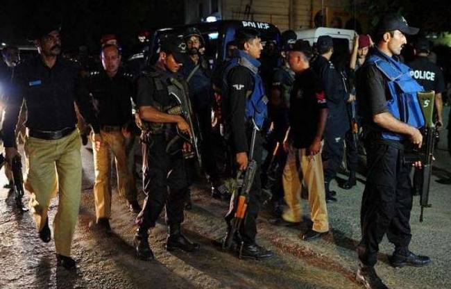 Six dacoits shot dead during Okara, Kandhkot encounters