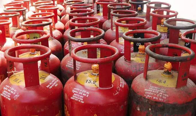 Ogra slashes LPG price by Rs48.77 per kg