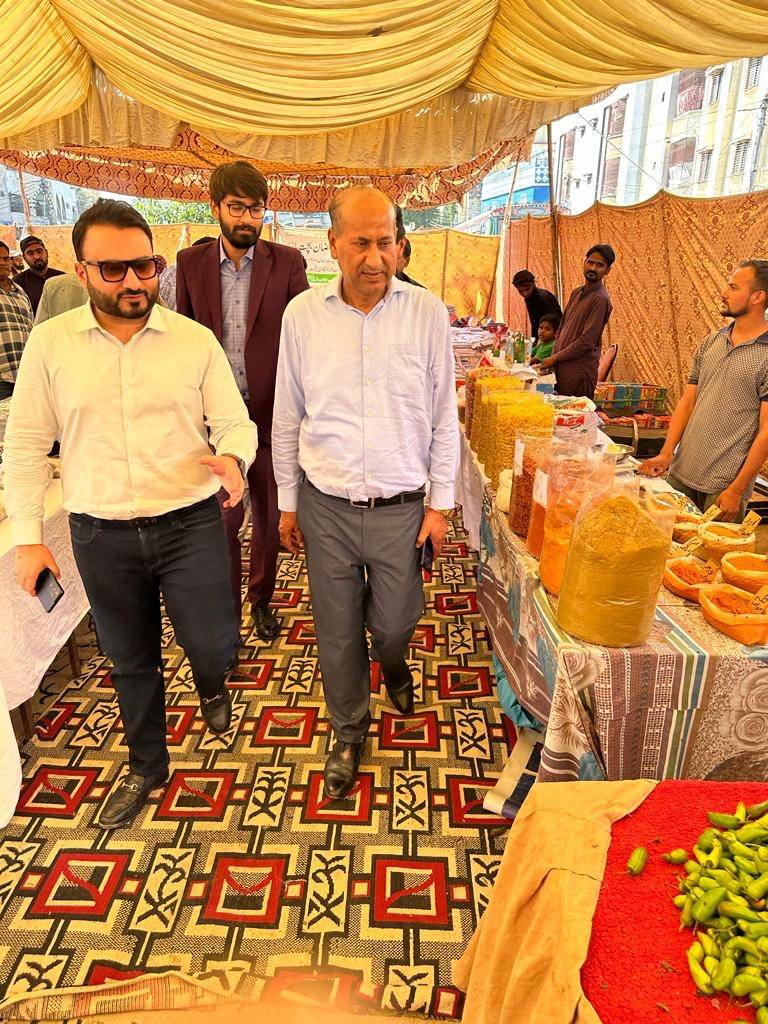 Secretary Industries visits Ramzan Bachat Bazar in Jamshed Quarters