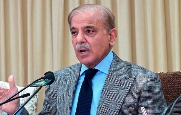 PM Shehbaz to hold meeting with legal experts in Lahore