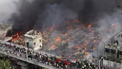 Huge fire engulfs market in Bangladeshi capital