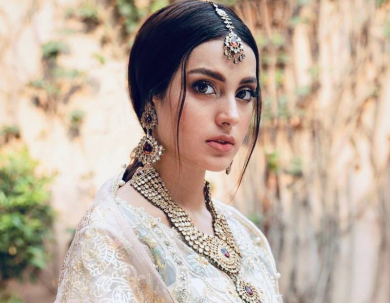 Iqra Aziz scolds her makeup artist in ‘Desi’ style