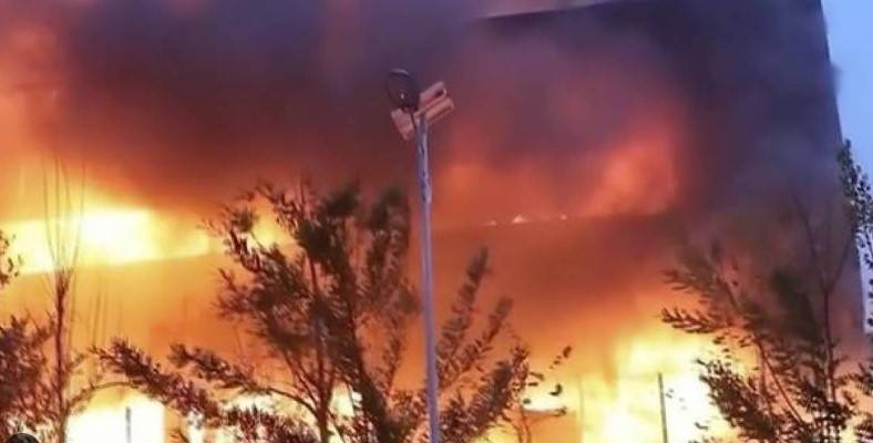 Huge fire rips through China camp at Dasu power project site