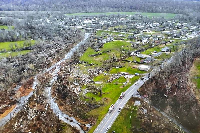 Five killed after tornado hits Missouri