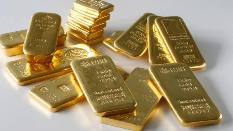 Gold price sees a sudden big decline in Pakistan