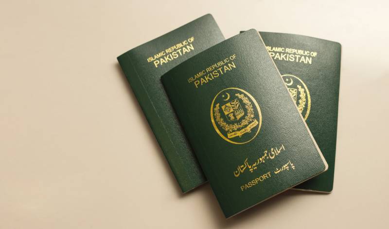 Swift passport backlog clearance in Karachi ordered