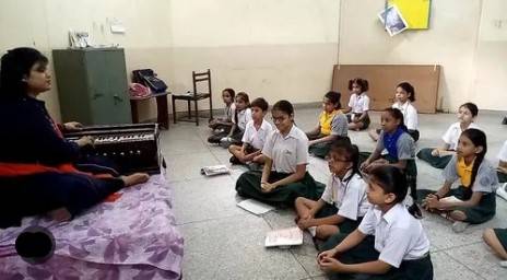 Sindh govt announces starting singing classes in schools