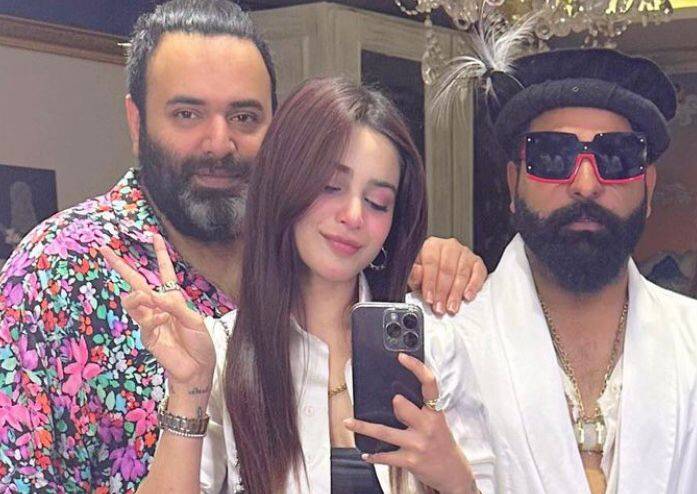 Aima Baig & her pal’s DIRTY NAILS invite netzines’ disgust