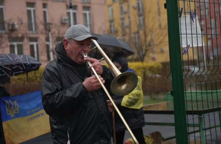 Musician, 80, vows to play trombone in Kyiv 'until we win'