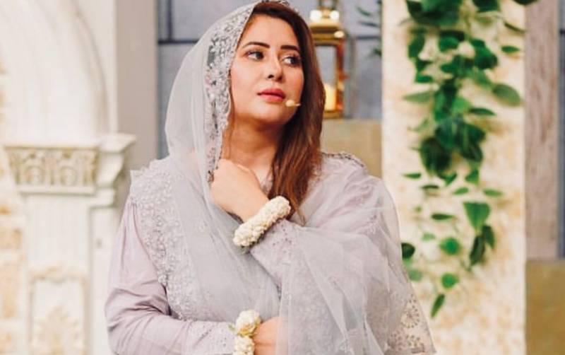 Rabia Anum gives thumbs-down to Ushna Shah’s pardon to Feroze Khan