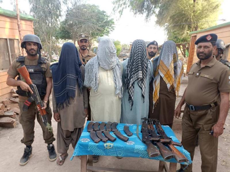   One dacoit killed, six arrested in police operation in Rahim Yar Khan