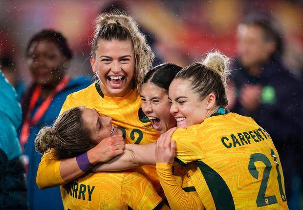 Australia end England women\'s 30-game unbeaten run