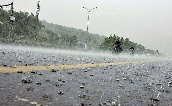 New rain spell to bring down mercury at weekend