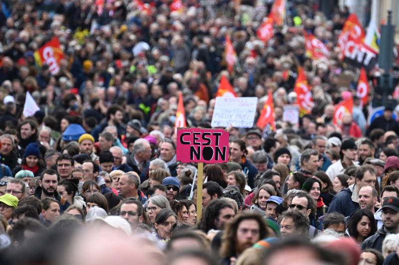 Last-ditch protests in France over Macron's pension reform