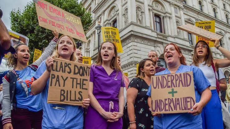 UK nurses prepared to strike until Christmas: union leader