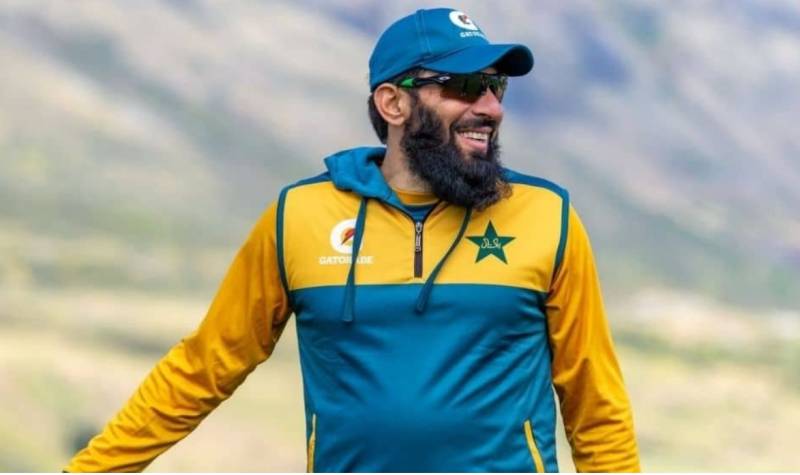 Ex-skipper Misbah coaches local coaches in dealing with PCB 