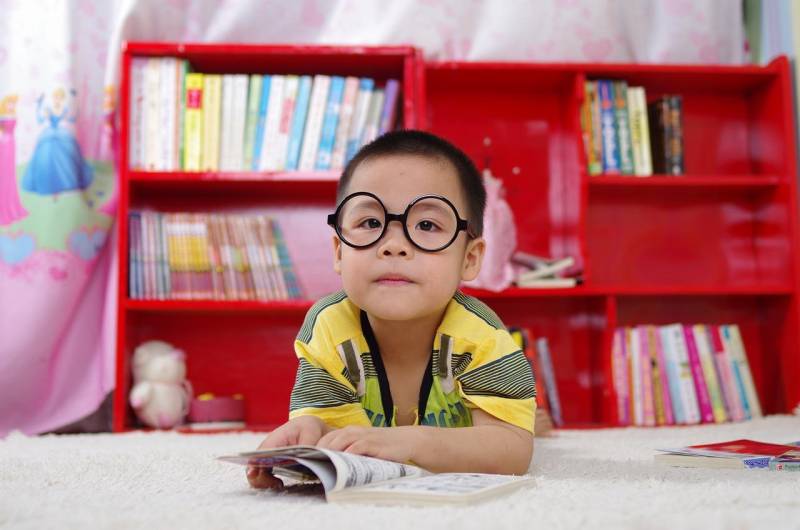 Hope special glasses can slow surging myopia in children