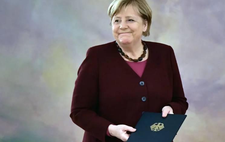 Merkel to get Germany's top honour despite criticism