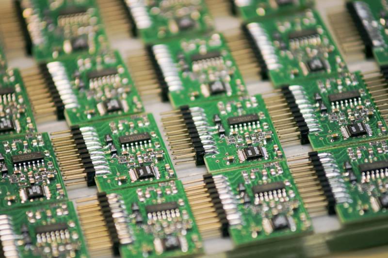 EU strikes deal to boost chip production