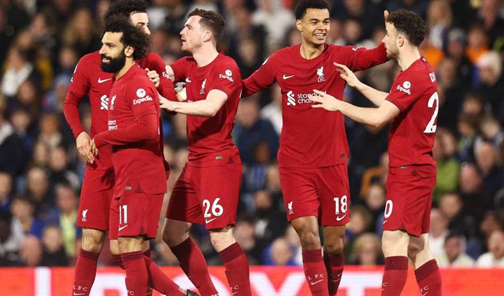 Liverpool hit Leeds for six after controversial Gakpo opener