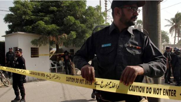 Dozen dacoits attack Ghotki picket, martyr two cops