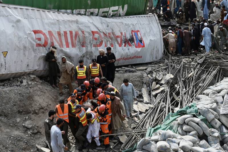 Rescue operation at Torkham landslide site resumes