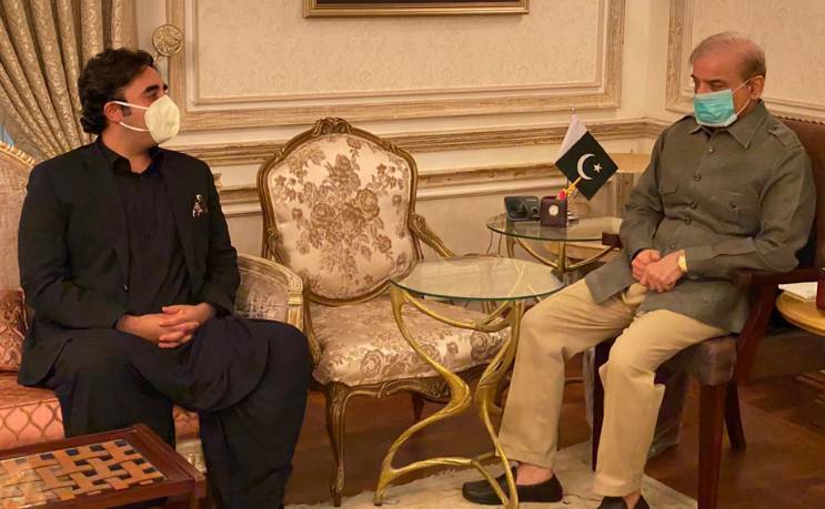 Bilawal updates PM on meeting with PDM chief about talks with PTI