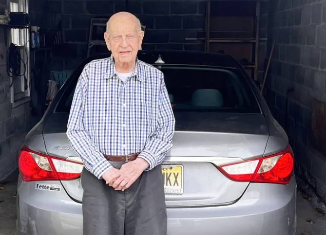 109-year-old man, who still drives his car every day, gives tips for long life